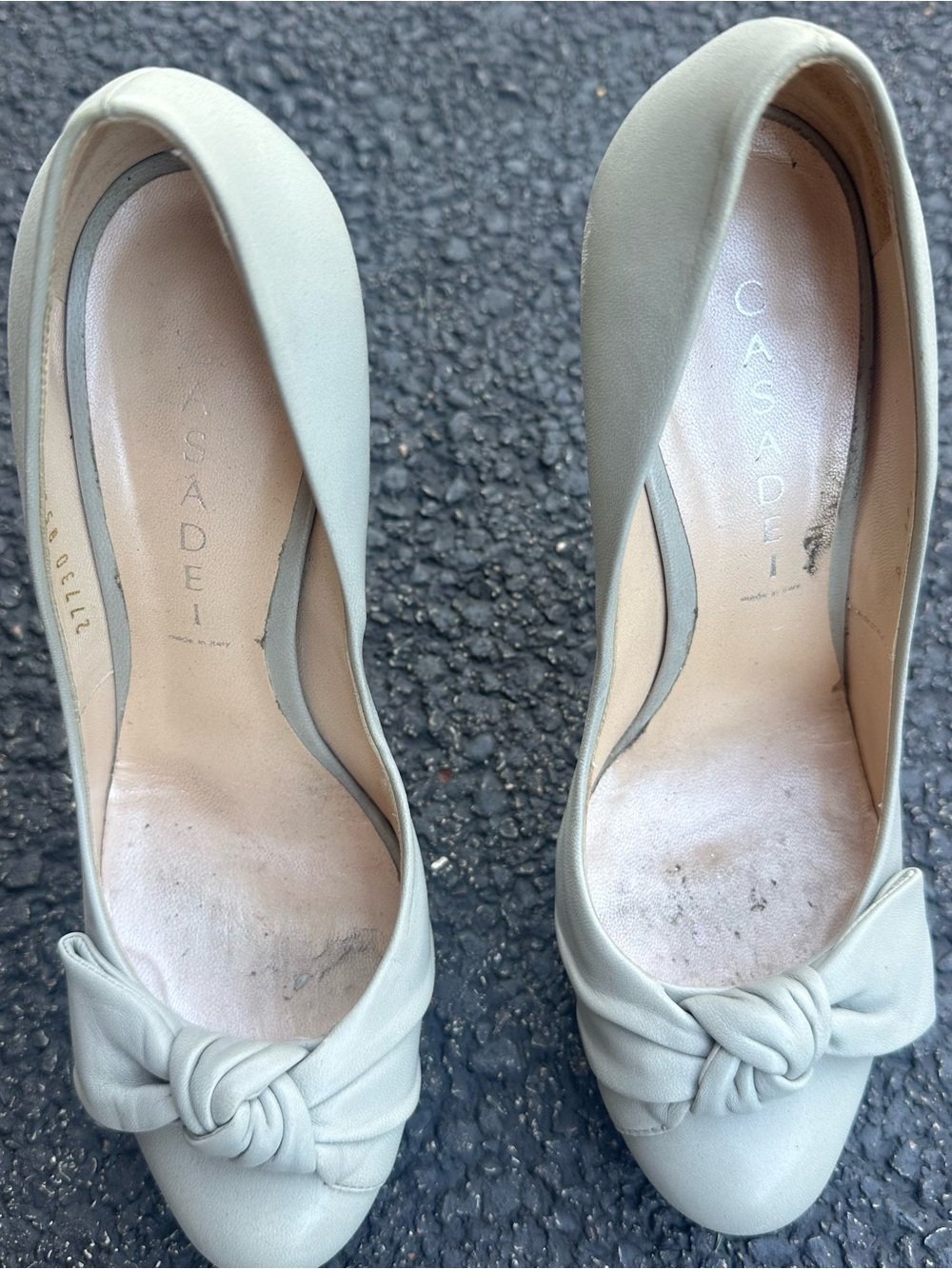 Casadei Knot-Front Leather Pumps in Soft Gray